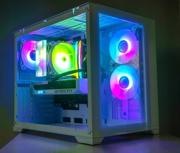 KOMPUTER GAMINGOWY CUBE i5-14400f z grafiką  RTX5060Ti z 16GB pamięci.