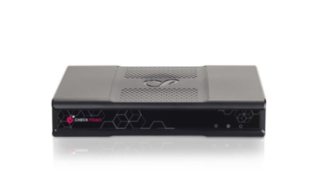 Zapora sieciowa SG 1555 appliance. Includes SNBT subscription       package and Direct Premium support for 1Y 